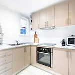 Contemporary 2-Bed House In Trendy Enmore