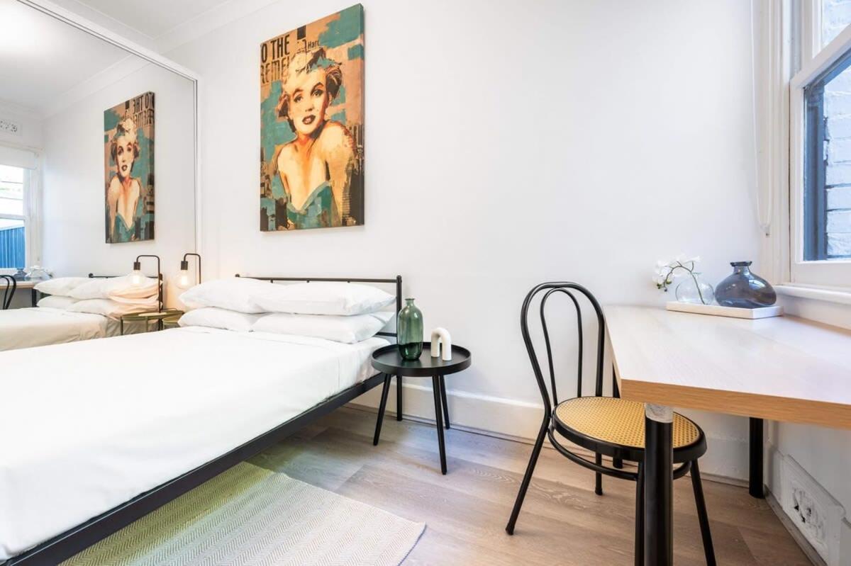 Contemporary 2-bed House In Trendy Enmore Holiday home